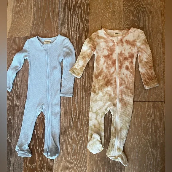 Spearmint love tie dye and blue waffle organic cotton sleeper NWOT! - Picture 1 of 8